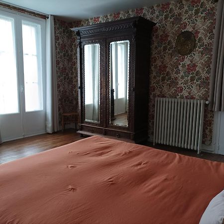 Le Relais Des Roses- Chambres D'Hotes Vatan Екстер'єр фото