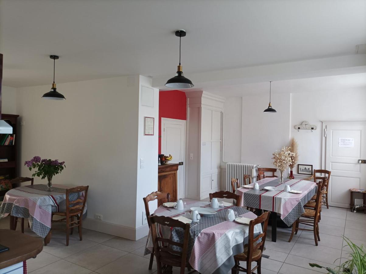 Le Relais Des Roses- Chambres D'Hotes Vatan Екстер'єр фото