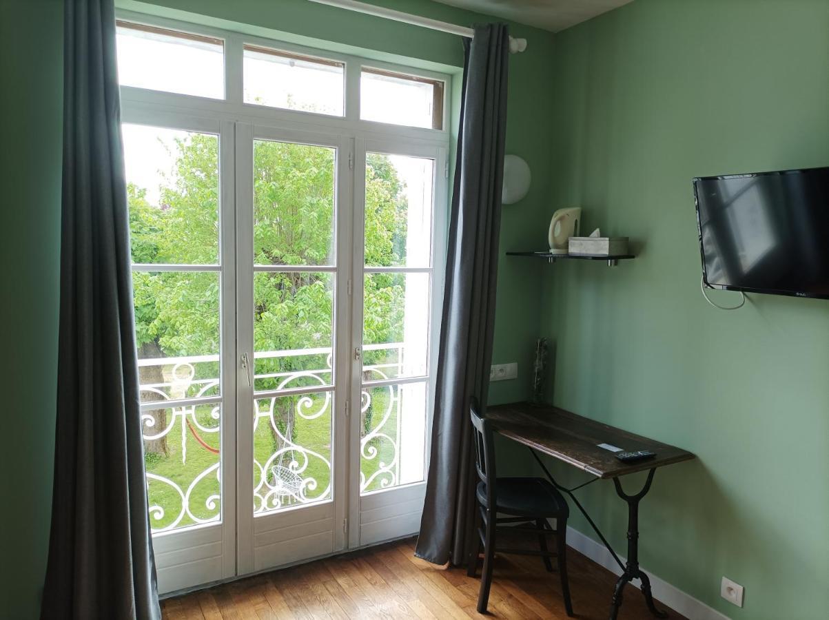 Le Relais Des Roses- Chambres D'Hotes Vatan Екстер'єр фото