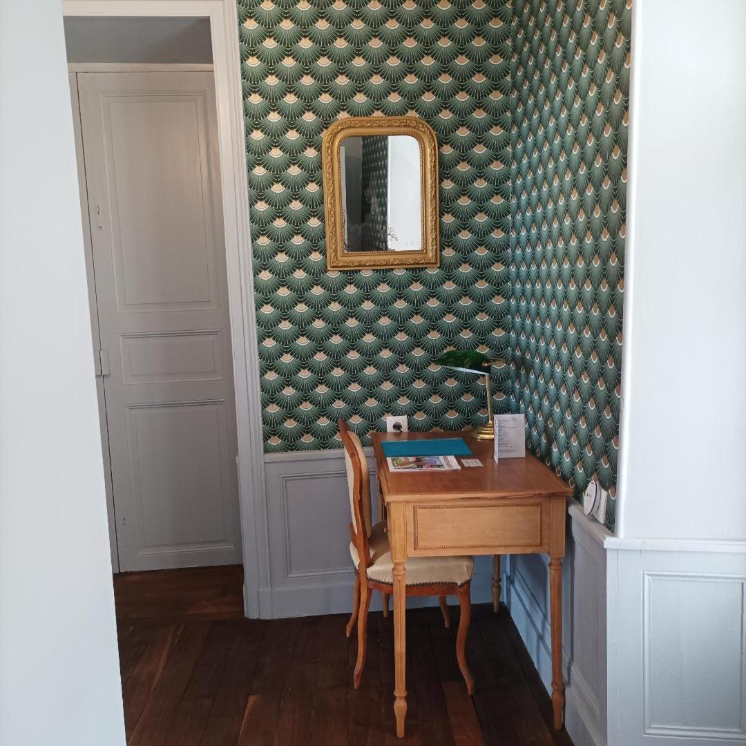 Le Relais Des Roses- Chambres D'Hotes Vatan Екстер'єр фото